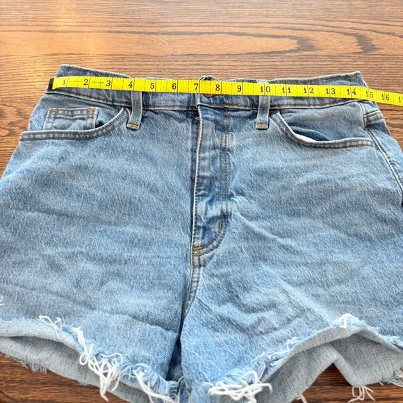 Universal Thread High Rise Jean Short - Picture 3 of 6